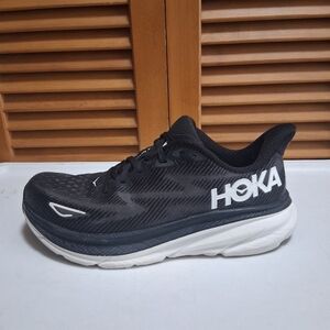 HOKA Clifton 9 Women’s Running Shoe * Size: 9B
